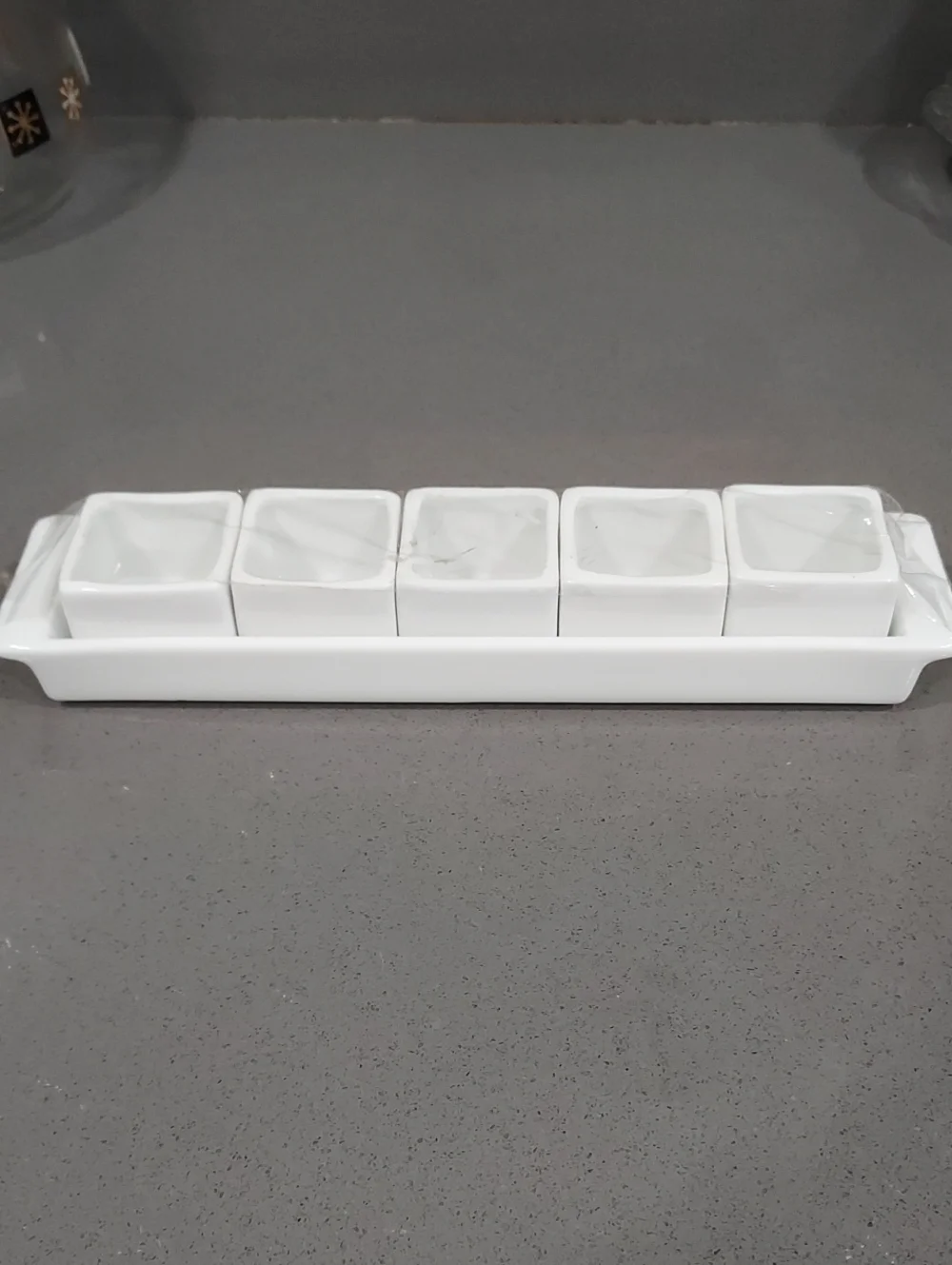 Crate&Barrel White Ceramic 6 Piece Tasting Cubes